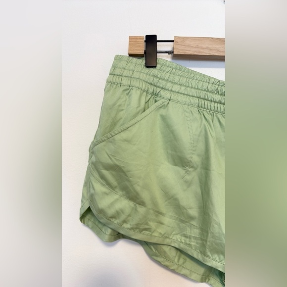 Adidas by Stella McCartney running shorts NWT , sz large - Picture 5 of 10